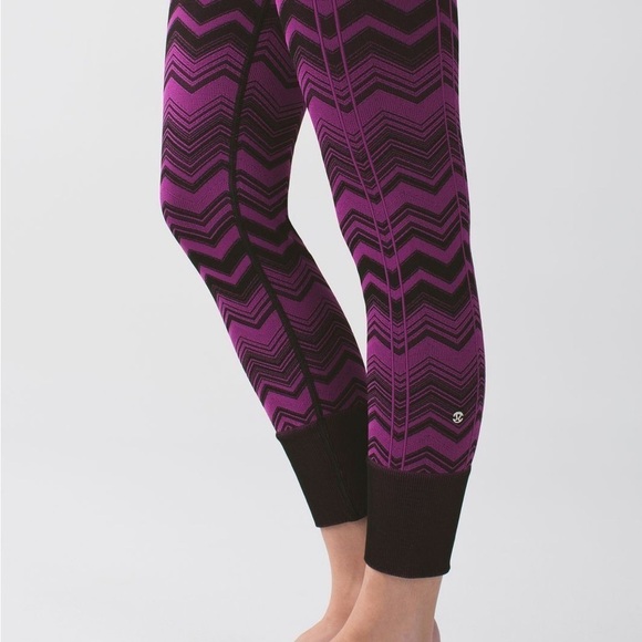 Lululemon Ebb To Street Ankle Pant Heathered Regal Plum Chevron Print Size 4 - Picture 3 of 10